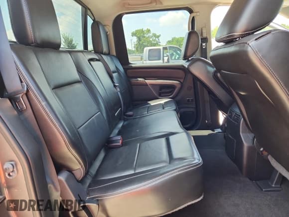 ✅ 2015 Nissan Titan Pro-4X • VIN: 1N6BA0EC5FN508417 • Lot: 64435335. Wystawiony na Copart z przebiegiem 135 995 mil. Bezpłatny archiwum sprzedaży aukcyjnych z USA i szczegółowy raport historii pojazdu na DreamBid. Zdjęcie 10.