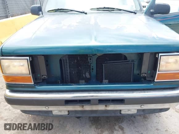 1993 Ford Explorer Eddie Bauer z VIN 1FMCU22X2PUC72281, wystawiony jako IAAI lot #42805713 z przebiegiem 206 696 mil mil oraz . Historia ofert i sprzedaży dostępna na DreamBid. Obrazek 6.