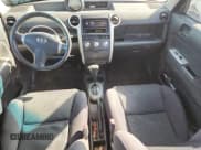 ✅ 2005 Scion xB • VIN: JTLKT324654010456 • Lot: 84808955. Wystawiony na Copart z przebiegiem 225 122 mil. Bezpłatny archiwum sprzedaży aukcyjnych z USA i szczegółowy raport historii pojazdu na DreamBid. Zdjęcie 8.