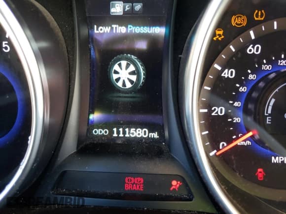 ✅ 2014 Hyundai Santa Fe • VIN: 5XYZU3LB3EG221765 • Лот: 58510192. Опубликован ранее на Copart с пробегом 111 580 миль. Бесплатный доступ к архиву аукционных продаж из США и подробный отчёт об истории автомобиля на DreamBid. Изображение 8.