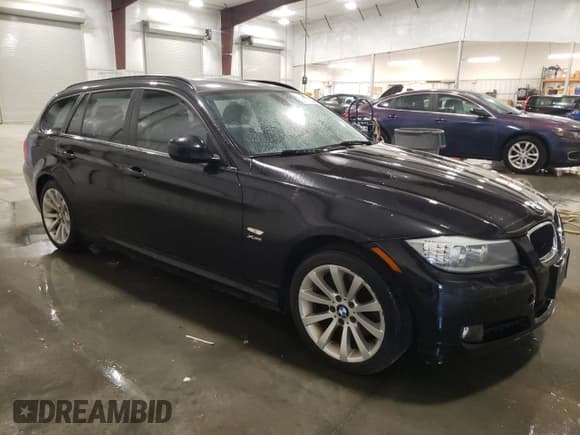✅ 2012 BMW 3 Series 328i xDrive • VIN: WBAUU3C55CA543158 • Лот: 57173324. Опубликован ранее на Copart с пробегом 92 648 миль. Бесплатный доступ к архиву аукционных продаж из США и подробный отчёт об истории автомобиля на DreamBid. Изображение 4.