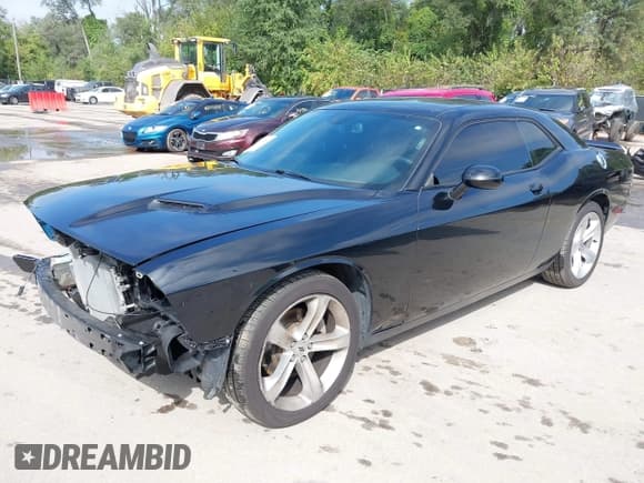 ✅ 2018 Dodge Challenger SXT Plus • VIN: 2C3CDZAG2JH219576 • Lot: 43261415. Wystawiony na IAAI z przebiegiem 135 266 mil. Bezpłatny archiwum sprzedaży aukcyjnych z USA i szczegółowy raport historii pojazdu na DreamBid. Zdjęcie 2.