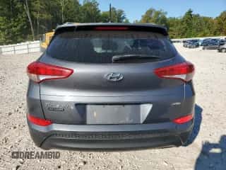 2017 Hyundai Tucson SE z VIN KM8J3CA44HU502220, wystawiony jako Copart lot #80122085 z przebiegiem 121 120 mil mil oraz Szkoda całkowita • Salvage title. Historia ofert i sprzedaży dostępna na DreamBid. Obrazek 6.