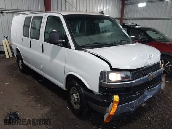 ✅ 2020 Chevrolet Express Cargo • VIN: 1GCWGAFG0L1229714 • Lot: 42902507. Listed on IAAI with 120,592 mi. Free auction sales archive from the USA and detailed vehicle history report at DreamBid. Image 1.