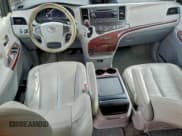 ✅ 2012 Toyota Sienna XLE • VIN: 5TDYK3DC5CS255778 • Lot: 94214015. Listed on Copart with 114,207 mi. Free auction sales archive from the USA and detailed vehicle history report at DreamBid. Image 8.