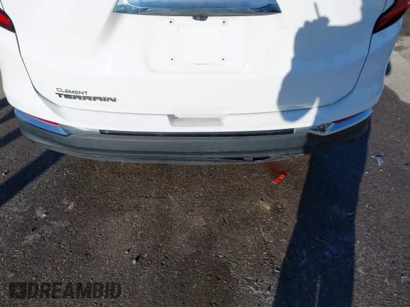 ✅ 2020 GMC Terrain SLT • VIN: 3GKALPEV8LL271893 • Lot: 43363322. Listed on IAAI with 107,342 mi. Free auction sales archive from the USA and detailed vehicle history report at DreamBid. Image 18.