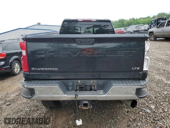 ✅ 2020 Chevrolet Silverado 2500HD LTZ • VIN: 1GC4YPEY4LF194342 • Lot: 60039875. Wystawiony na Copart z przebiegiem 54 053 mil. Bezpłatny archiwum sprzedaży aukcyjnych z USA i szczegółowy raport historii pojazdu na DreamBid. Zdjęcie 6.