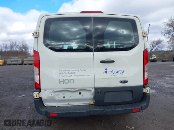 ✅ 2016 Ford Transit Cargo • VIN: 1FTYR1ZM4GKB20953 • Lot: 43766268. Wystawiony na IAAI z przebiegiem 151 953 mil. Bezpłatny archiwum sprzedaży aukcyjnych z USA i szczegółowy raport historii pojazdu na DreamBid. Zdjęcie 17.