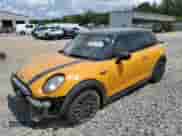 2015 MINI Hardtop with VIN WMWXM5C52FT973831, listed as a Copart auction lot 68501305 with 188,622 mi miles and Salvage title. Bid and sale history available at DreamBid. Image 1.