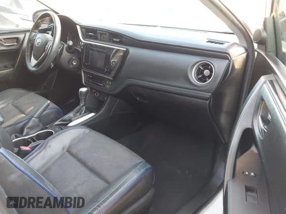 ✅ 2018 Toyota Corolla SE • VIN: 5YFBURHE0JP833743 • Лот: 43641896. Опубликован ранее на IAAI с пробегом 101 919 миль. Бесплатный доступ к архиву аукционных продаж из США и подробный отчёт об истории автомобиля на DreamBid. Изображение 5.