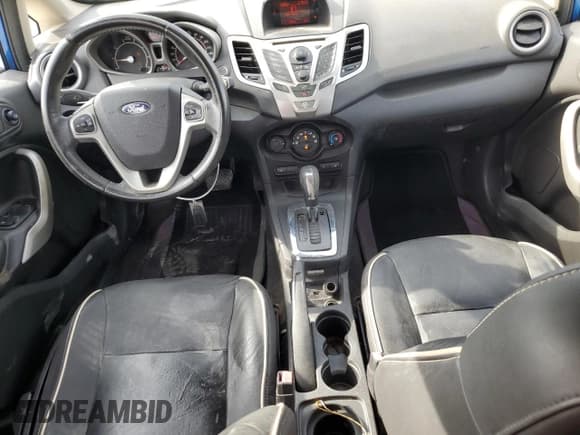 ✅ 2011 Ford Fiesta SES • VIN: 3FADP4FJXBM108667 • Lot: 90138635. Wystawiony na Copart z przebiegiem 136 870 mil. Bezpłatny archiwum sprzedaży aukcyjnych z USA i szczegółowy raport historii pojazdu na DreamBid. Zdjęcie 8.