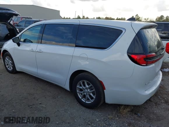 ✅ 2025 Chrysler Pacifica Select • VIN: 2C4RC1BG8SR578824 • Lot: 43762877. Wystawiony na IAAI z przebiegiem 24 402 mil. Bezpłatny archiwum sprzedaży aukcyjnych z USA i szczegółowy raport historii pojazdu na DreamBid. Zdjęcie 3.