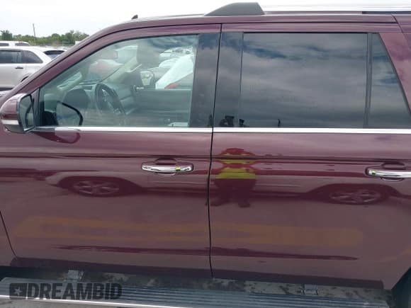 ✅ 2021 Ford Expedition Max Limited • VIN: 1FMJK1KT8MEA09853 • Lot: 42179670. Listed on IAAI with 85,968 mi. Free auction sales archive from the USA and detailed vehicle history report at DreamBid. Image 14.