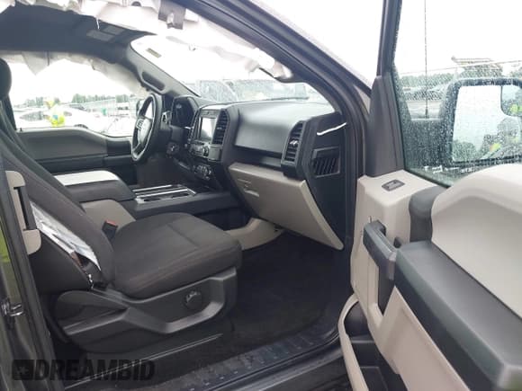 ✅ 2018 Ford F-150 XL • VIN: 1FTEX1EP1JFC12353 • Lot: 42968566. Wystawiony na IAAI z przebiegiem 123 175 mil. Bezpłatny archiwum sprzedaży aukcyjnych z USA i szczegółowy raport historii pojazdu na DreamBid. Zdjęcie 5.