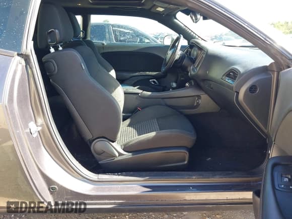 ✅ 2018 Dodge Challenger R/T • VIN: 2C3CDZBT1JH304646 • Лот: 42318186. Опубликован ранее на IAAI с пробегом 104 687 миль. Бесплатный доступ к архиву аукционных продаж из США и подробный отчёт об истории автомобиля на DreamBid. Изображение 5.