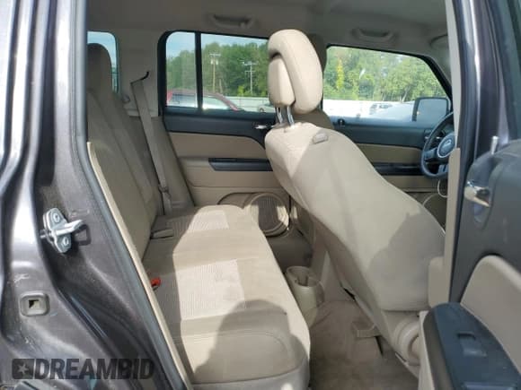 ✅ 2017 Jeep Patriot Sport • VIN: 1C4NJPBB0HD136238 • Lot: 81222095. Listed on Copart with 119,397 mi. Free auction sales archive from the USA and detailed vehicle history report at DreamBid. Image 11.