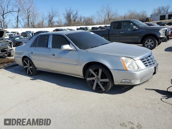 ✅ 2007 Cadillac DTS V8 • VIN: 1G6KD57Y87U140129 • Лот: 48025875. Опубликован ранее на Copart с пробегом 184 526 миль. Бесплатный доступ к архиву аукционных продаж из США и подробный отчёт об истории автомобиля на DreamBid. Изображение 4.