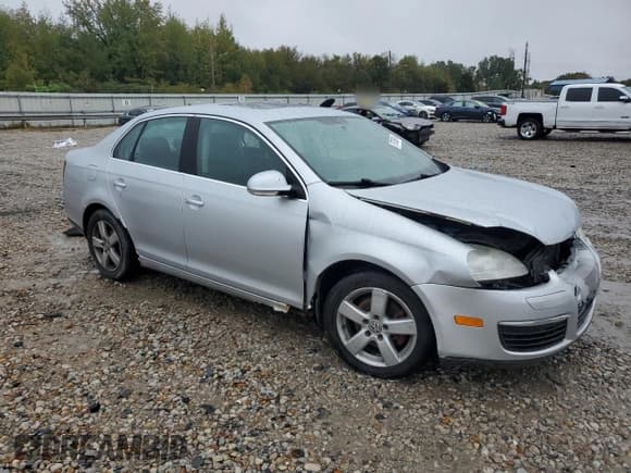 ✅ 2008 Volkswagen Jetta SE • VIN: 3VWRM71K08M061200 • Lot: 79736514. Listed on Copart with 118,751 mi. Free auction sales archive from the USA and detailed vehicle history report at DreamBid. Image 4.