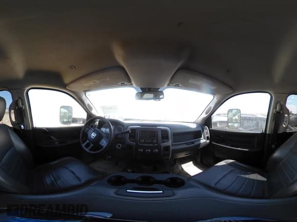 ✅ 2018 Ram 2500 Tradesman • VIN: 3C6UR5HL5JG307364 • Lot: 43302271. Wystawiony na IAAI z przebiegiem 213 912 mil. Bezpłatny archiwum sprzedaży aukcyjnych z USA i szczegółowy raport historii pojazdu na DreamBid. Zdjęcie 18.