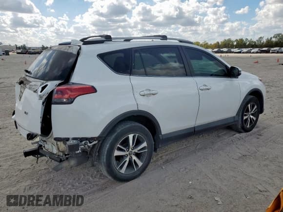 ✅ 2018 Toyota RAV4 XLE • VIN: 2T3WFREV8JW513768 • Lot: 92865305. Listed on Copart with 58,370 mi. Free auction sales archive from the USA and detailed vehicle history report at DreamBid. Image 3.