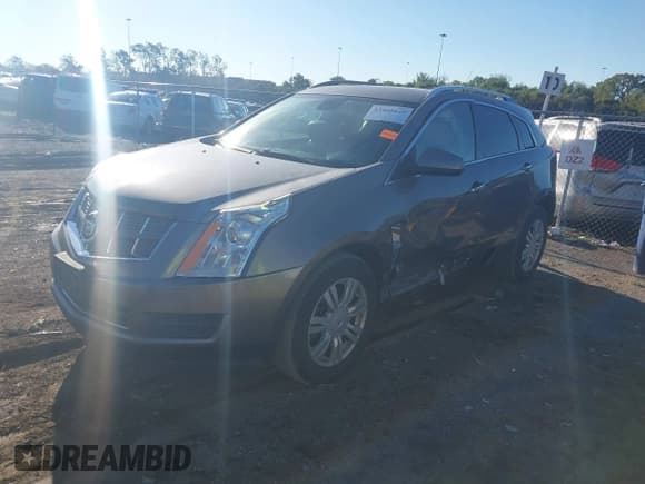 ✅ 2012 Cadillac SRX Luxury Collection • VIN: 3GYFNAE38CS502783 • Lot: 43405645. Wystawiony na IAAI z przebiegiem 135 494 mil. Bezpłatny archiwum sprzedaży aukcyjnych z USA i szczegółowy raport historii pojazdu na DreamBid. Zdjęcie 17.