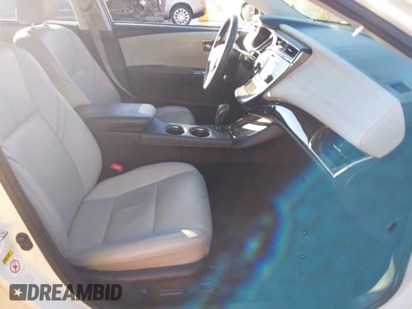 ✅ 2014 Toyota Avalon XLE Premium • VIN: 4T1BK1EB5EU080894 • Lot: 43591589. Listed on IAAI with 32,764 mi. Free auction sales archive from the USA and detailed vehicle history report at DreamBid. Image 5.