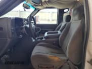 ✅ 2006 Chevrolet Silverado 2500HD Work Truck • VIN: 1GCHC23UX6F139191 • Лот: 42126165. Опубликован ранее на Copart с пробегом 311 668 миль. Бесплатный доступ к архиву аукционных продаж из США и подробный отчёт об истории автомобиля на DreamBid. Изображение 7.