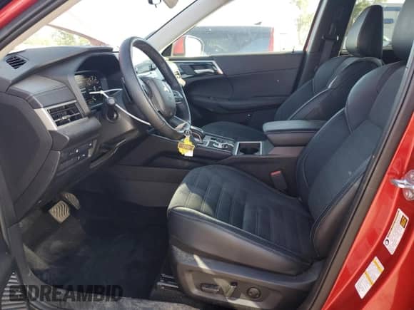 2024 Mitsubishi Outlander SE с VIN JA4T5VA98RZ064945, выставлен на аукционе Copart как лот 63733135 с пробегом 19 508 миль миль и Списание • Salvage title. История ставок и продаж доступна на DreamBid. Изображение 7.