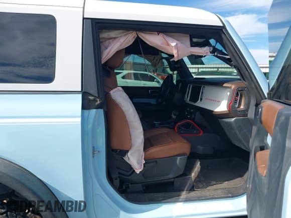 ✅ 2024 Ford Bronco Heritage Limited Edition • VIN: 1FMDE4EP4RLA63416 • Lot: 43425932. Listed on IAAI with 13,941 mi. Free auction sales archive from the USA and detailed vehicle history report at DreamBid. Image 5.