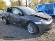 ✅ 2024 Tesla Model Y • VIN: 7SAYGDEDXRF049810 • Lot: 90645755. Wystawiony na Copart z przebiegiem 22 928 mil. Bezpłatny archiwum sprzedaży aukcyjnych z USA i szczegółowy raport historii pojazdu na DreamBid. Zdjęcie 4.
