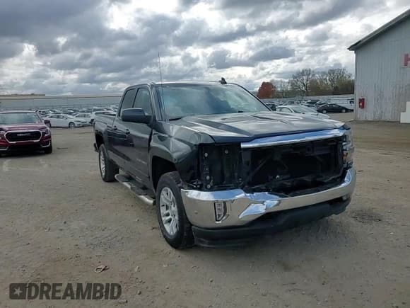 ✅ 2018 Chevrolet Silverado 1500 LT • VIN: 1GCVKREC3JZ318974 • Lot: 90375925. Wystawiony na Copart z przebiegiem 93 070 mil. Bezpłatny archiwum sprzedaży aukcyjnych z USA i szczegółowy raport historii pojazdu na DreamBid. Zdjęcie 13.
