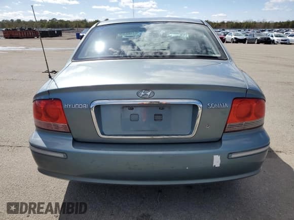 ✅ 2004 Hyundai Sonata GLS • VIN: KMHWF35H64A062149 • Lot: 51900365. Listed on Copart with 178,444 mi. Free auction sales archive from the USA and detailed vehicle history report at DreamBid. Image 6.