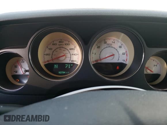 ✅ 2013 Dodge Challenger R/T Plus • VIN: 2C3CDYBT2DH728559 • Lot: 71962954. Wystawiony na Copart z przebiegiem 92 794 mil. Bezpłatny archiwum sprzedaży aukcyjnych z USA i szczegółowy raport historii pojazdu na DreamBid. Zdjęcie 9.