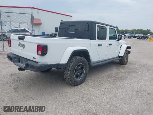 ✅ 2023 Jeep Gladiator High Altitude • VIN: 1C6HJTFG8PL553372 • Лот: 42900480. Опубликован ранее на IAAI с пробегом 14 725 миль. Бесплатный доступ к архиву аукционных продаж из США и подробный отчёт об истории автомобиля на DreamBid. Изображение 4.