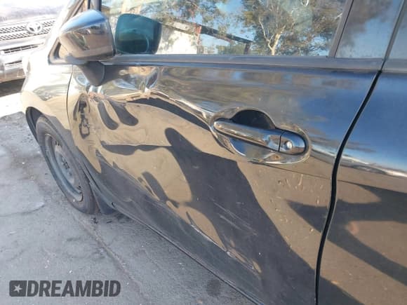 ✅ 2015 Nissan Note S • VIN: 3N1CE2CPXFL448859 • Lot: 43032191. Wystawiony na IAAI z przebiegiem 142 947 mil. Bezpłatny archiwum sprzedaży aukcyjnych z USA i szczegółowy raport historii pojazdu na DreamBid. Zdjęcie 6.