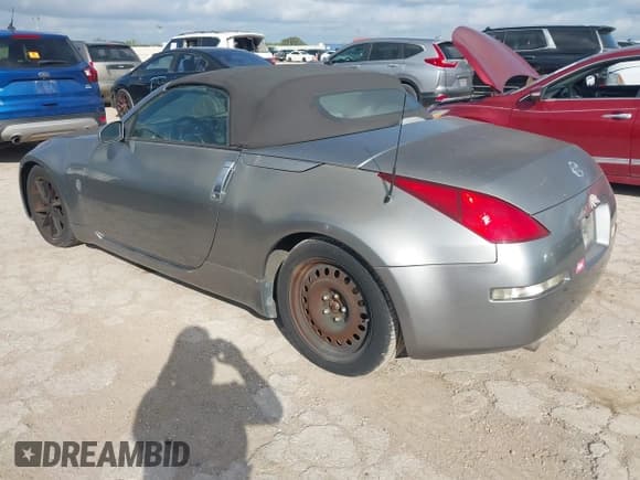 ✅ 2004 Nissan 350Z Enthusiast • VIN: JN1AZ36A54T002717 • Lot: 42723894. Wystawiony na IAAI z przebiegiem 148 468 mil. Bezpłatny archiwum sprzedaży aukcyjnych z USA i szczegółowy raport historii pojazdu na DreamBid. Zdjęcie 3.