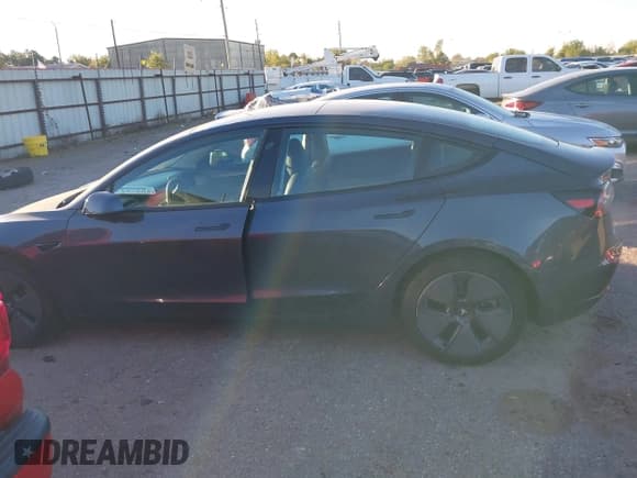 ✅ 2021 Tesla Model 3 Standard Range Plus • VIN: 5YJ3E1EA5MF985635 • Lot: 43575207. Wystawiony na IAAI z przebiegiem 63 336 mil. Bezpłatny archiwum sprzedaży aukcyjnych z USA i szczegółowy raport historii pojazdu na DreamBid. Zdjęcie 14.