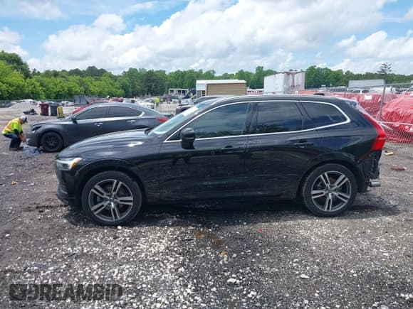 ✅ 2021 Volvo XC60 Momentum • VIN: YV4102DK4M1818887 • Lot: 42246132. Wystawiony na IAAI z przebiegiem 58 418 mil. Bezpłatny archiwum sprzedaży aukcyjnych z USA i szczegółowy raport historii pojazdu na DreamBid. Zdjęcie 15.