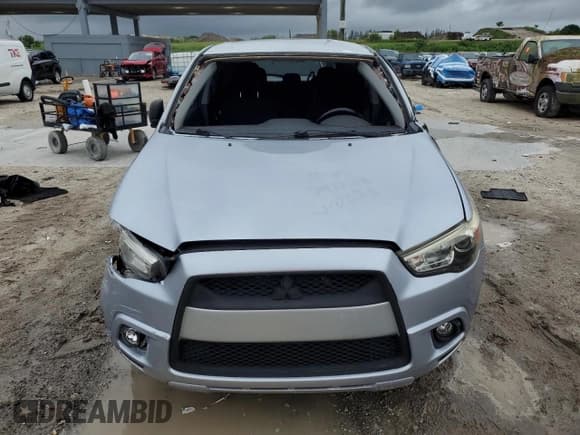 ✅ 2011 Mitsubishi Outlander SE • VIN: JA4AP4AU0BZ020573 • Lot: 86147075. Wystawiony na Copart z przebiegiem 135 668 mil. Bezpłatny archiwum sprzedaży aukcyjnych z USA i szczegółowy raport historii pojazdu na DreamBid. Zdjęcie 5.