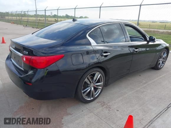 ✅ 2014 Infiniti Q50 Premium • VIN: JN1BV7AP3EM679036 • Lot: 42071447. Listed on IAAI with 181,691 mi. Free auction sales archive from the USA and detailed vehicle history report at DreamBid. Image 4.