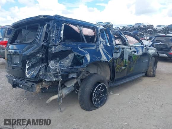 2018 Chevrolet Suburban LS с VIN 1GNSCGKC7JR352612, выставлен на аукционе IAAI как лот 43385577 с пробегом 99 845 миль миль и . История ставок и продаж доступна на DreamBid. Изображение 4.