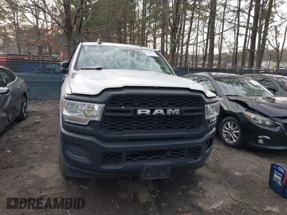 ✅ 2020 Ram 2500 Tradesman • VIN: 3C7WR4HJXLG201931 • Lot: 41832892. Wystawiony na IAAI z przebiegiem 86 215 mil. Bezpłatny archiwum sprzedaży aukcyjnych z USA i szczegółowy raport historii pojazdu na DreamBid. Zdjęcie 12.