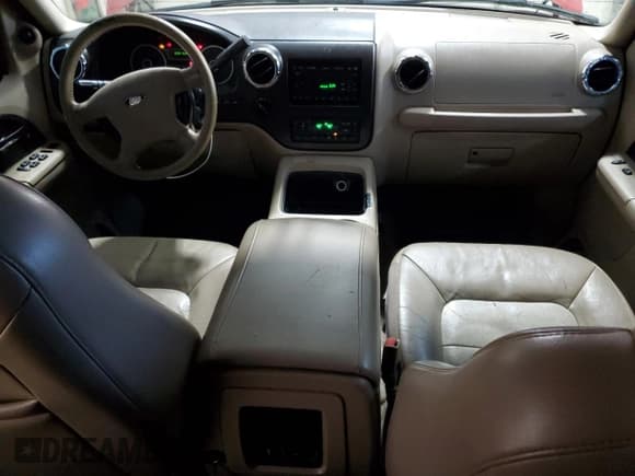 ✅ 2005 Ford Expedition Eddie Bauer • VIN: 1FMFU18505LA32517 • Lot: 51774225. Listed on Copart with 236,079 mi. Free auction sales archive from the USA and detailed vehicle history report at DreamBid. Image 8.