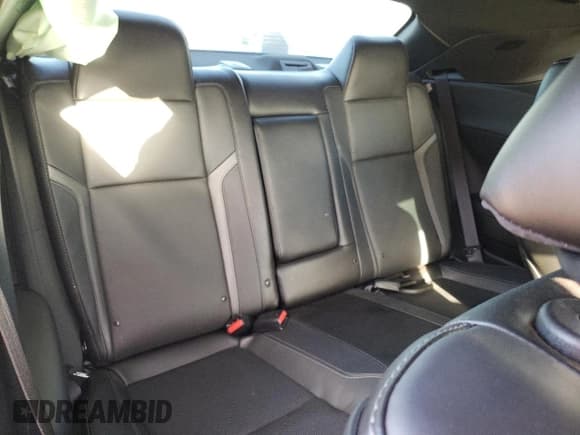 ✅ 2019 Dodge Challenger SXT • VIN: 2C3CDZAG6KH621389 • Lot: 40238453. Wystawiony na Copart z przebiegiem 22 268 mil. Bezpłatny archiwum sprzedaży aukcyjnych z USA i szczegółowy raport historii pojazdu na DreamBid. Zdjęcie 10.