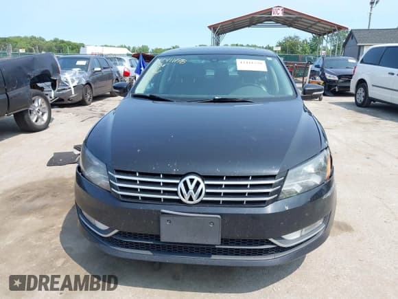 ✅ 2015 Volkswagen Passat SEL Premium • VIN: 1VWCV7A3XFC004092 • Лот: 42411778. Опубликован ранее на IAAI с пробегом 286 891 миль. Бесплатный доступ к архиву аукционных продаж из США и подробный отчёт об истории автомобиля на DreamBid. Изображение 12.