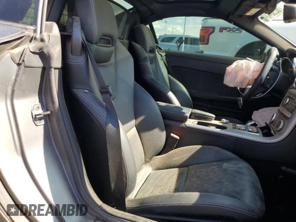 ✅ 2017 Mercedes-Benz SLC 300 • VIN: WDDPK3JA5HF139010 • Лот: 62964345. Опубликован ранее на Copart с пробегом 61 090 миль. Бесплатный доступ к архиву аукционных продаж из США и подробный отчёт об истории автомобиля на DreamBid. Изображение 10.