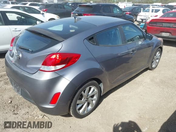 ✅ 2016 Hyundai Veloster • VIN: KMHTC6AD4GU296812 • Lot: 41856215. Wystawiony na IAAI z przebiegiem 174 579 mil. Bezpłatny archiwum sprzedaży aukcyjnych z USA i szczegółowy raport historii pojazdu na DreamBid. Zdjęcie 4.