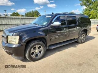 ✅ 2011 Chevrolet Suburban LS • VIN: 1GNSKHE37BR244285 • Lot: 84466945. Wystawiony na Copart z przebiegiem 161 342 mil. Bezpłatny archiwum sprzedaży aukcyjnych z USA i szczegółowy raport historii pojazdu na DreamBid. Zdjęcie 1.