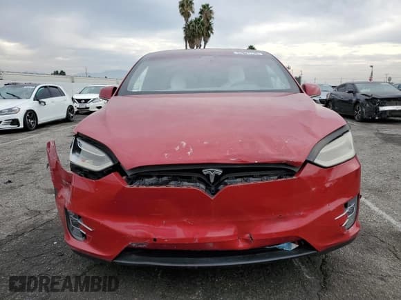 ✅ 2017 Tesla Model X 90D • VIN: 5YJXCAE23HF067744 • Lot: 92631755. Wystawiony na Copart z przebiegiem 47 016 mil. Bezpłatny archiwum sprzedaży aukcyjnych z USA i szczegółowy raport historii pojazdu na DreamBid. Zdjęcie 5.