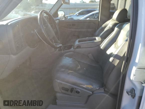 ✅ 2004 Chevrolet Suburban LS • VIN: 1GNFK16T34J321453 • Lot: 82778155. Listed on Copart with 160,479 mi. Free auction sales archive from the USA and detailed vehicle history report at DreamBid. Image 7.